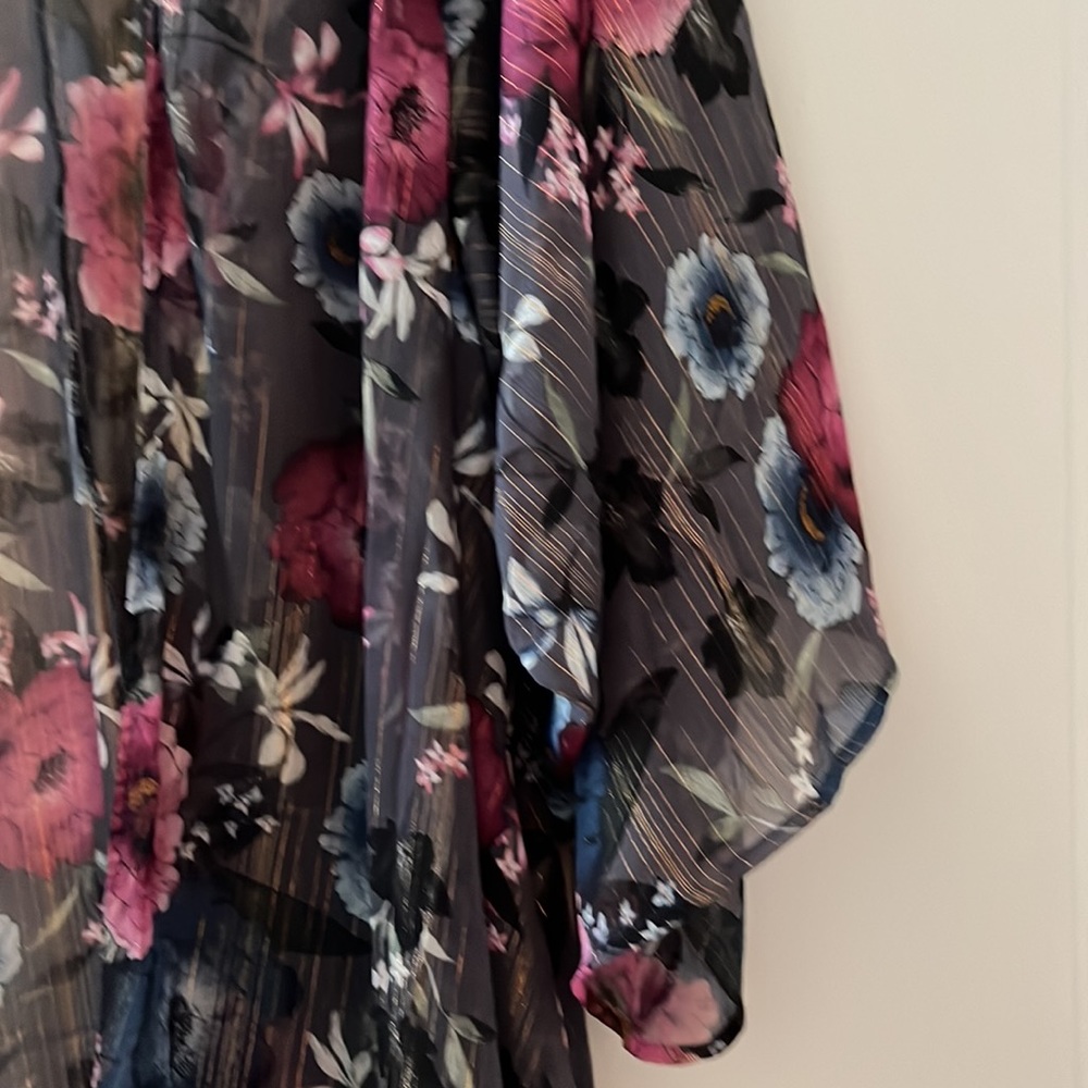 $FIRM$ NWT TORRID floral kimono  - Sold Out!  - Plus sized - Picture 7 of 12